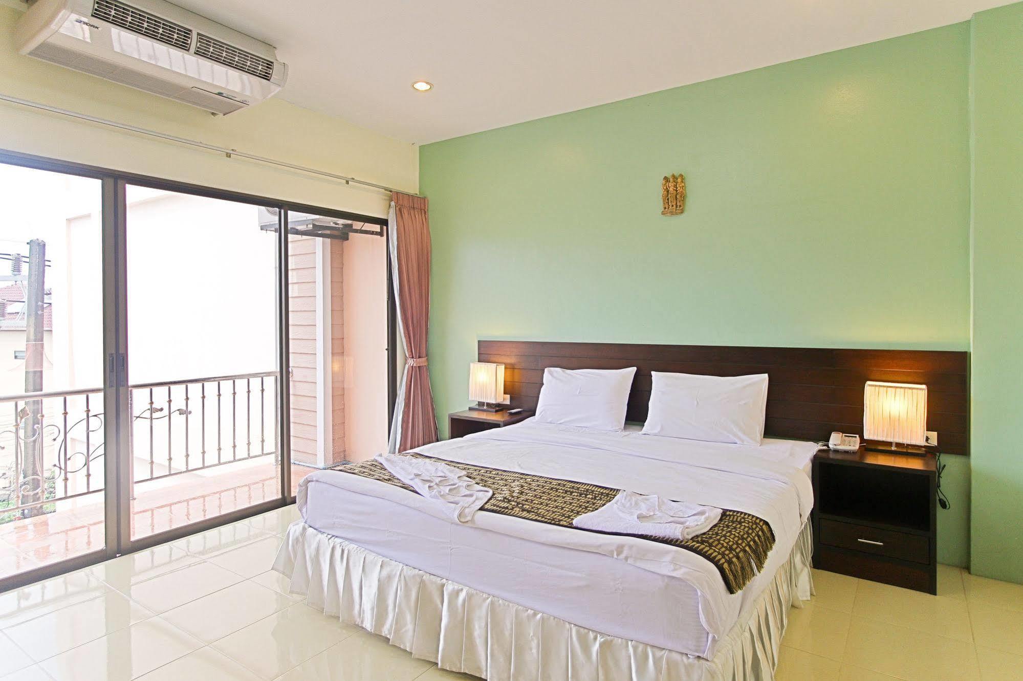 Absolute Guesthouse Phuket Patong 外观 照片